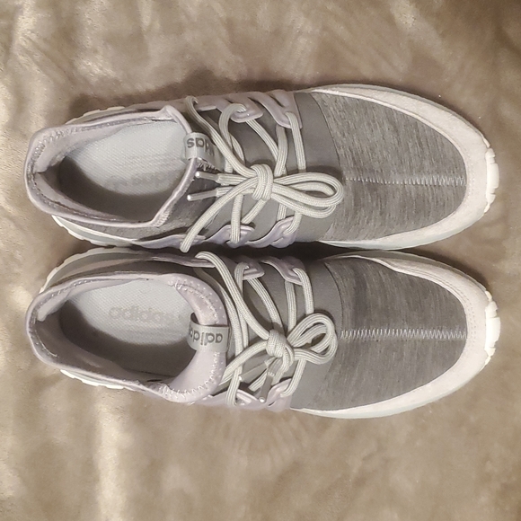 Mens adidas tubular , size 10.5, rare color , grat condition, used a few times. - Picture 2 of 4